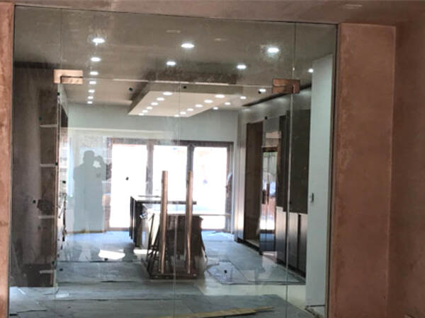 Interior frameless glass