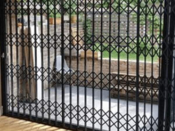 Retractable security grille
