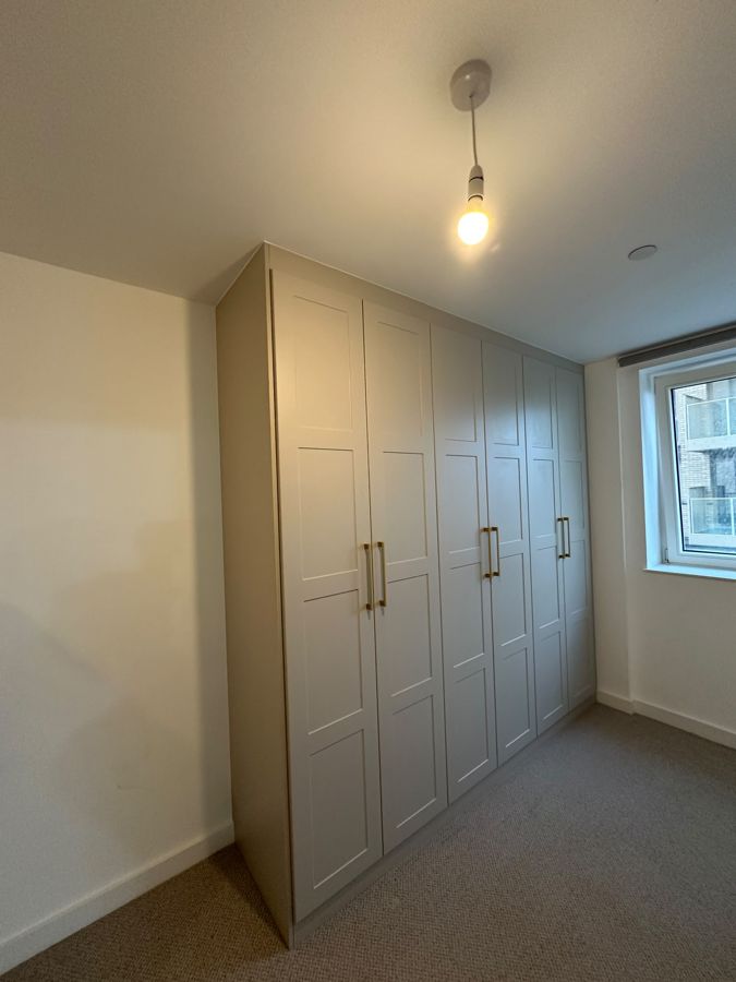 Made-to-measure wardrobe
