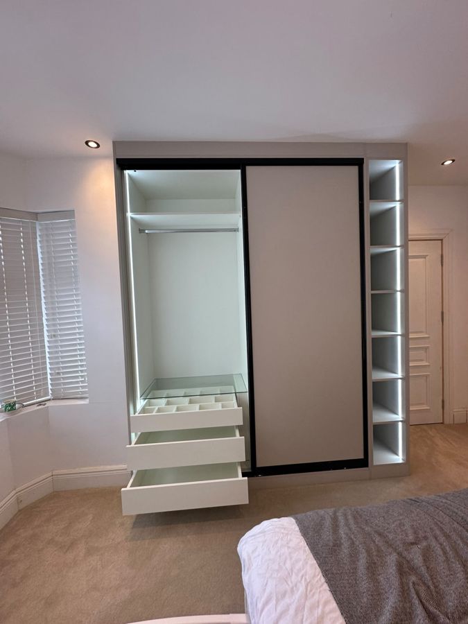 Dressing room joinery