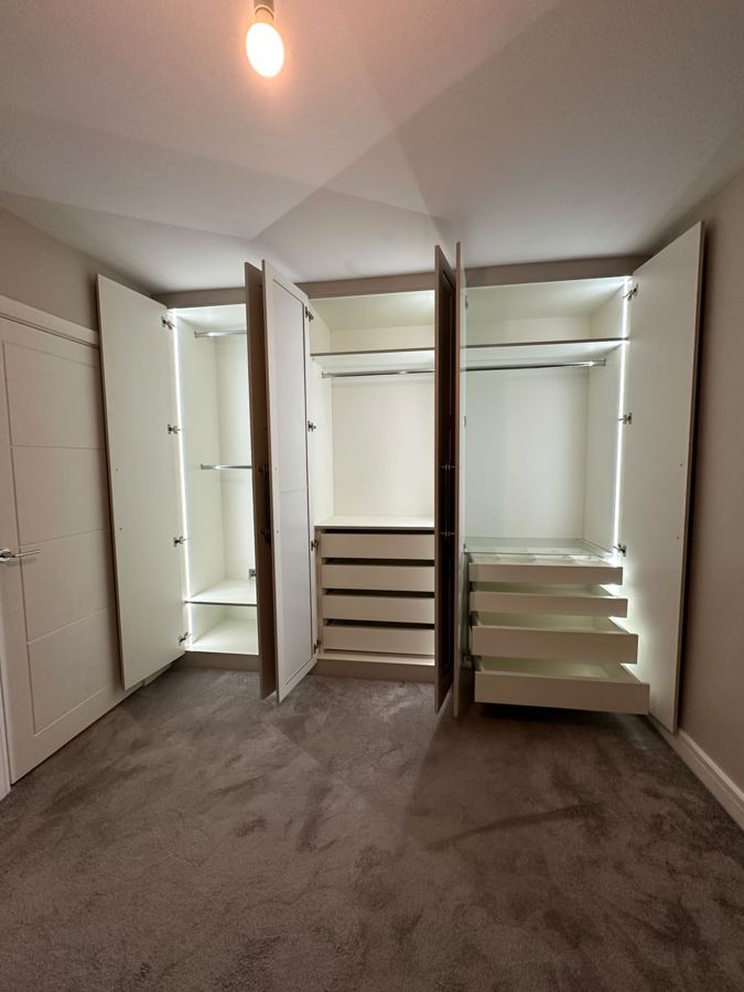 Walk-in wardrobe