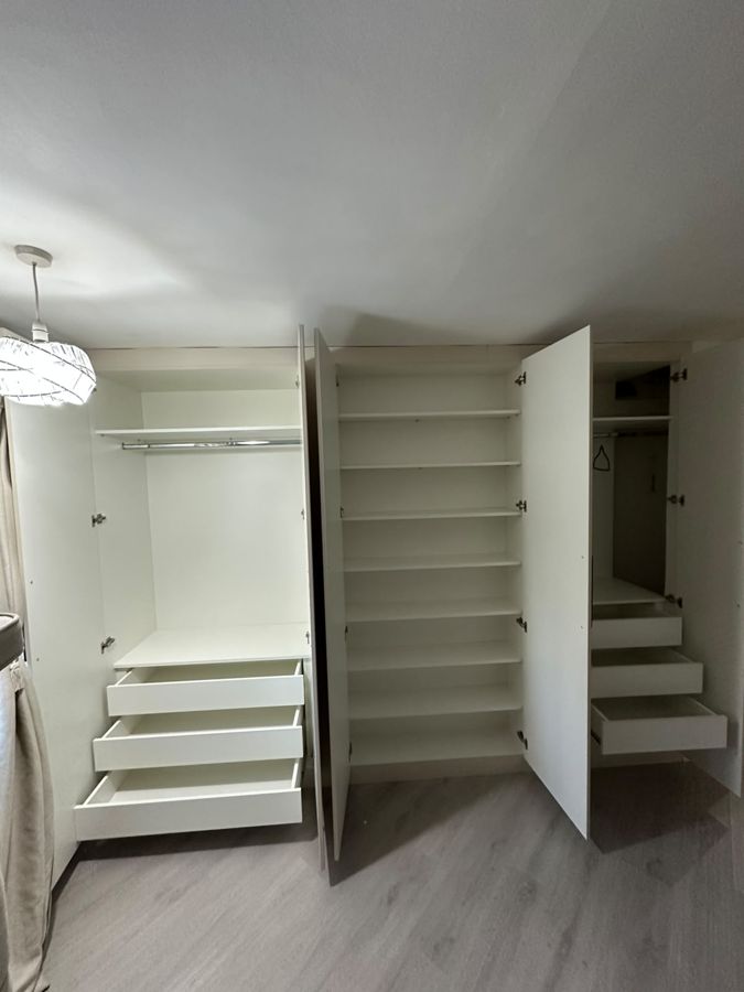Made-to-measure wardrobe