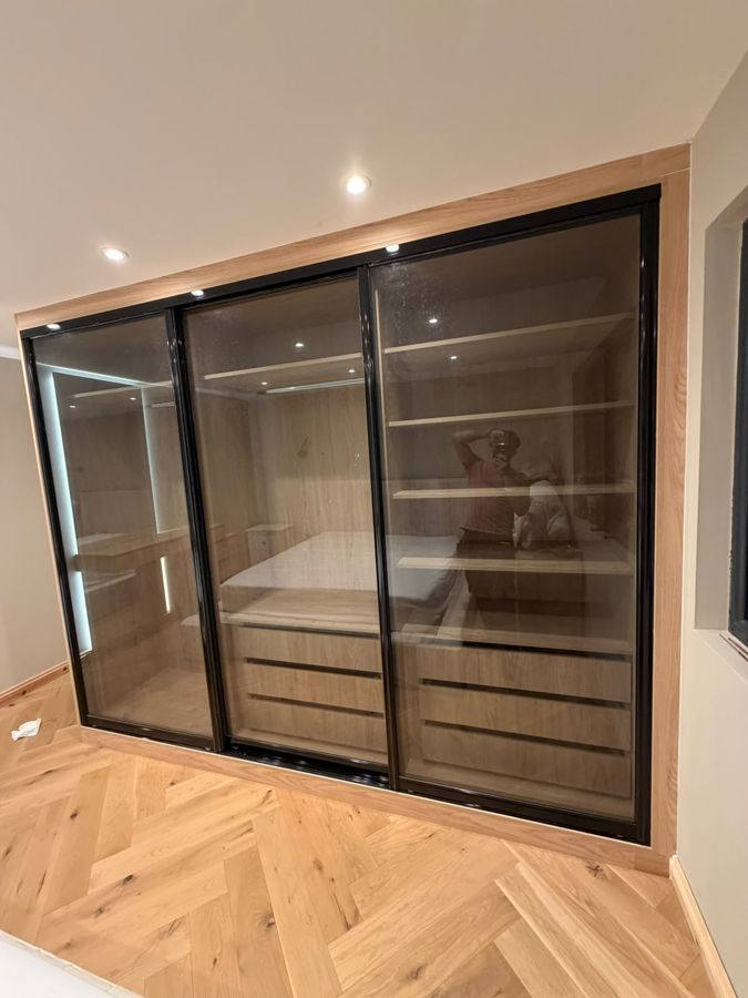 Sliding-door wardrobe
