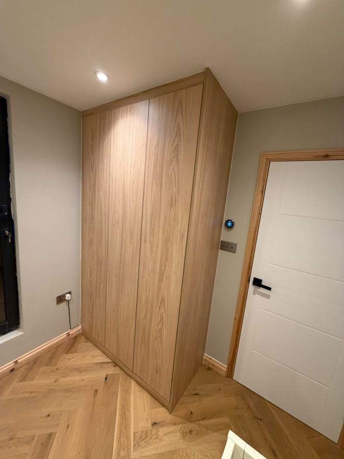 Made-to-measure wardrobe