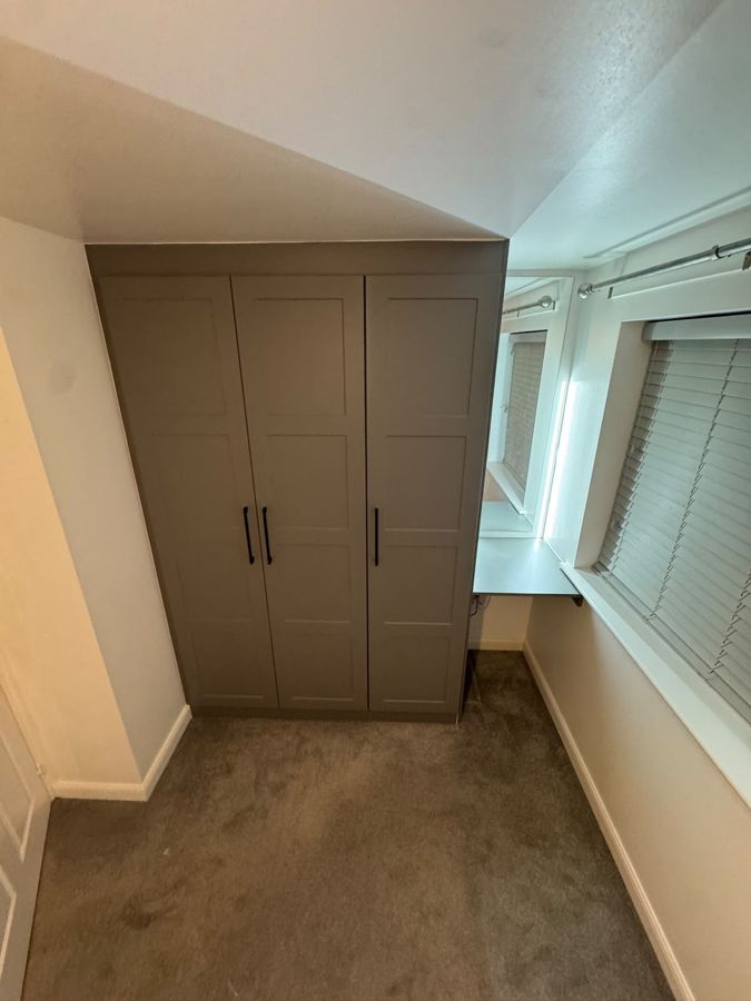 Sliding-door wardrobe