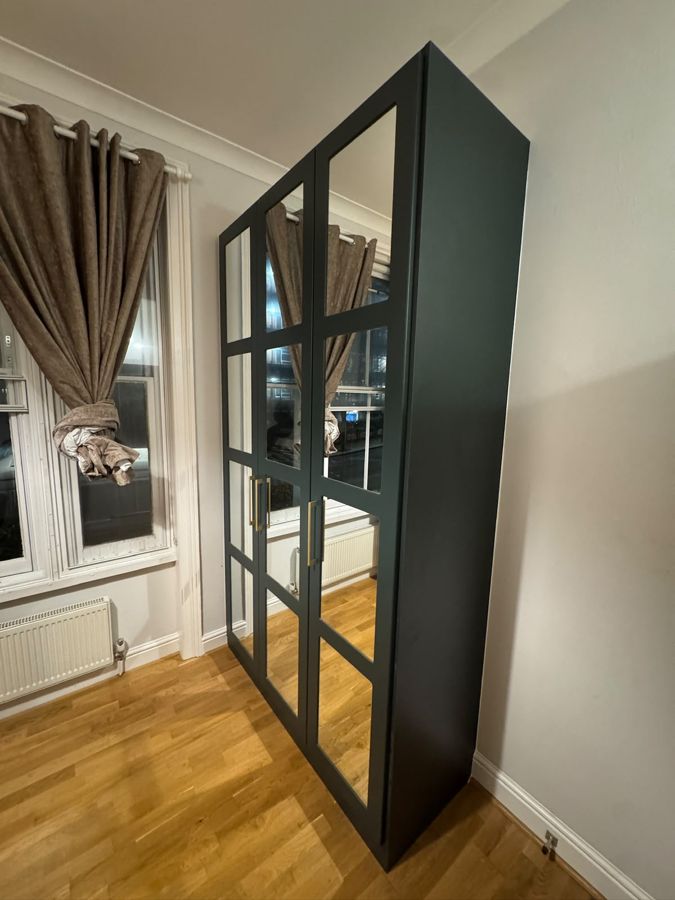 Made-to-measure wardrobe