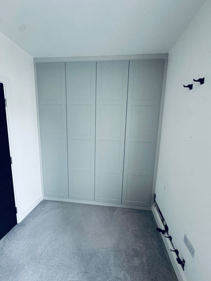 Made-to-measure wardrobe