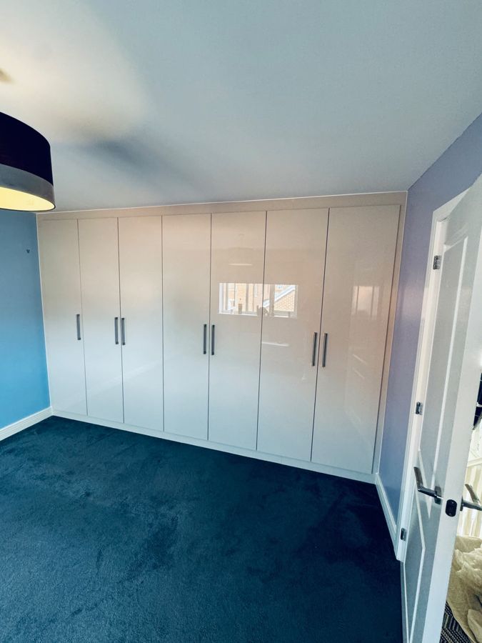 Sliding-door wardrobe