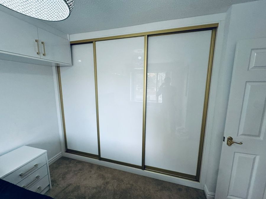 Walk-in wardrobe