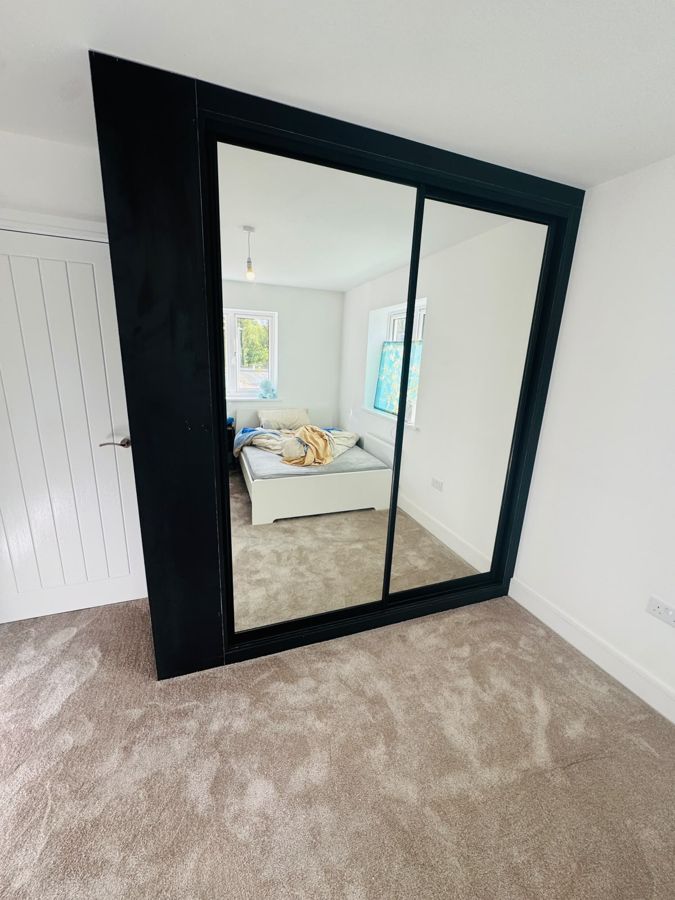 Made-to-measure wardrobe