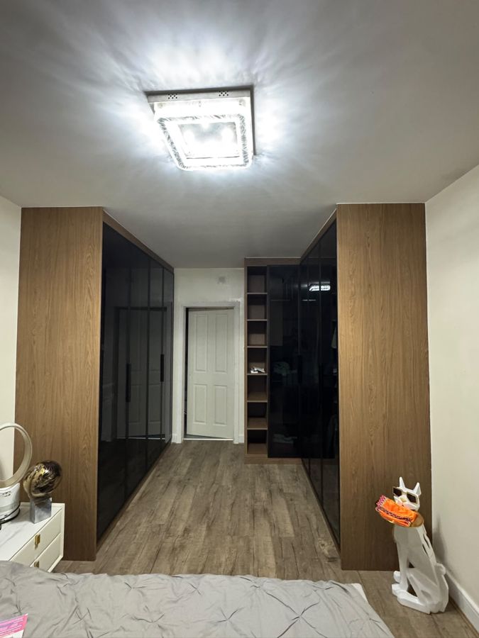 Walk-in wardrobe